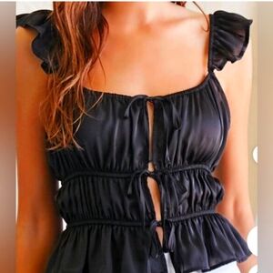 Forever 21 Ruffled Tie Up Front Blouse Size Medium